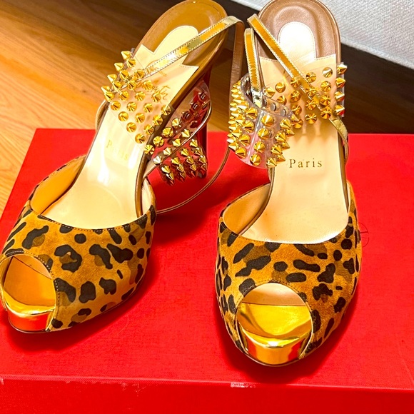 They are too small, brand new never been worn, excellent condition - Picture 1 of 5